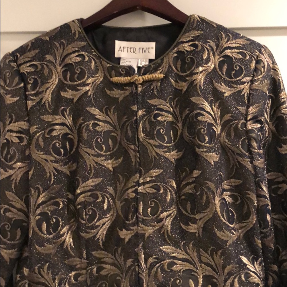 Beautiful Formal Patterned Blazer - image 4